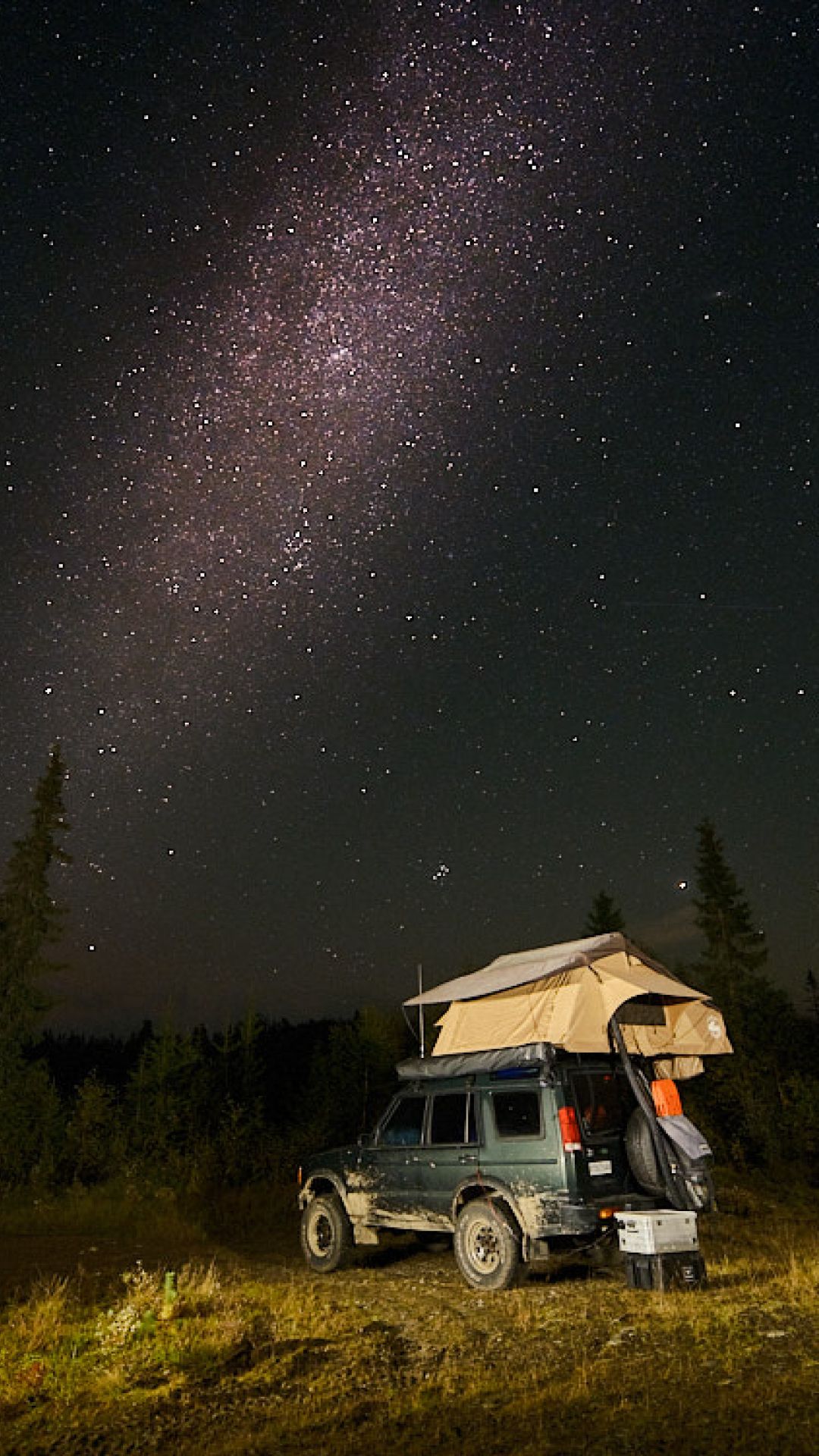 Camping med taktält och stjärnskådning